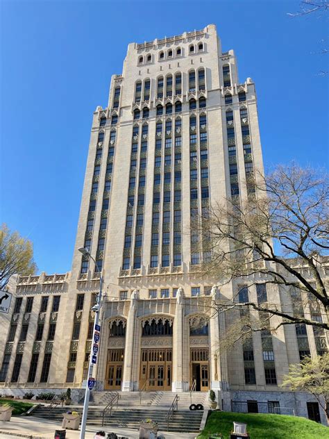 atlanta city hall building.